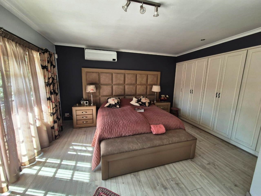 4 Bedroom Property for Sale in Eldoraigne Gauteng