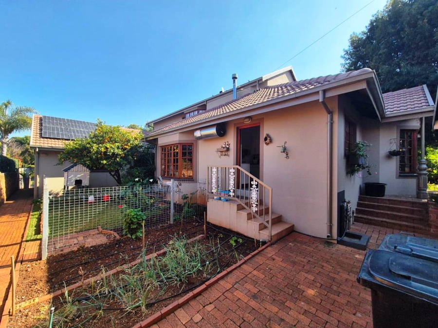 4 Bedroom Property for Sale in Eldoraigne Gauteng