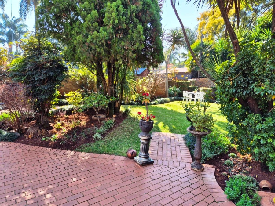 4 Bedroom Property for Sale in Eldoraigne Gauteng
