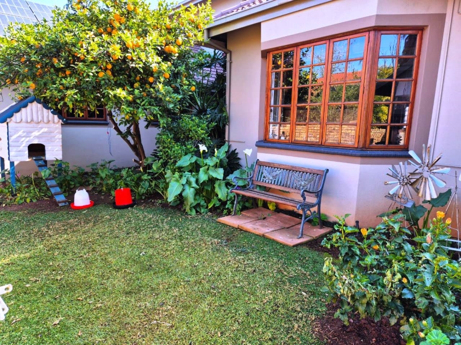 4 Bedroom Property for Sale in Eldoraigne Gauteng