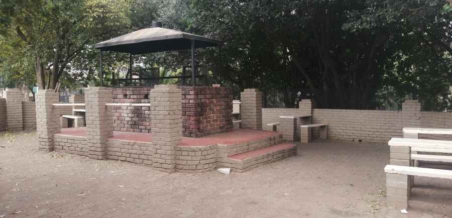 To Let 1 Bedroom Property for Rent in Albertville Gauteng