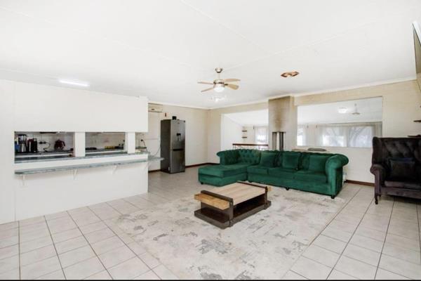 To Let 5 Bedroom Property for Rent in Bryanston Gauteng