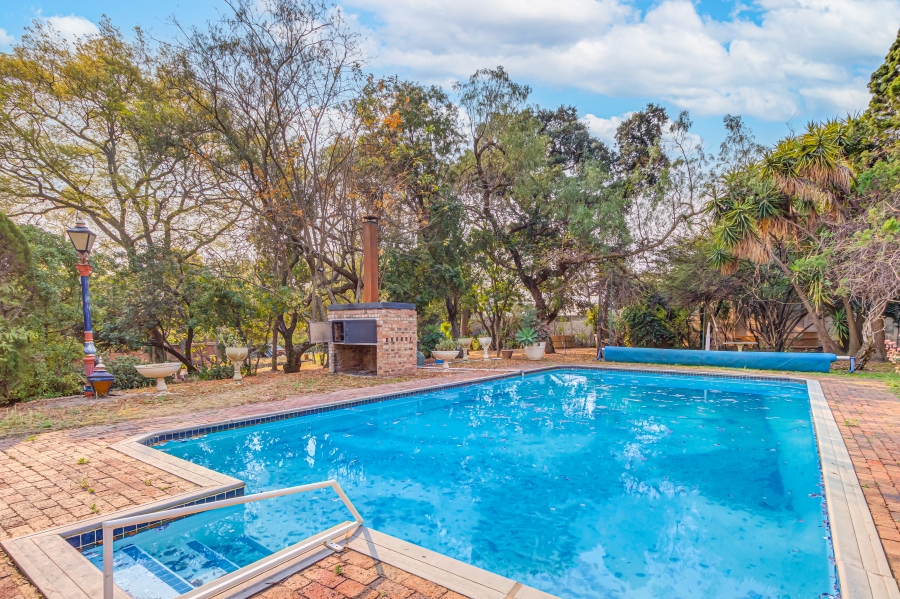 To Let 5 Bedroom Property for Rent in Bryanston Gauteng
