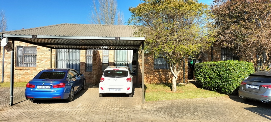 2 Bedroom Property for Sale in Florida Gauteng