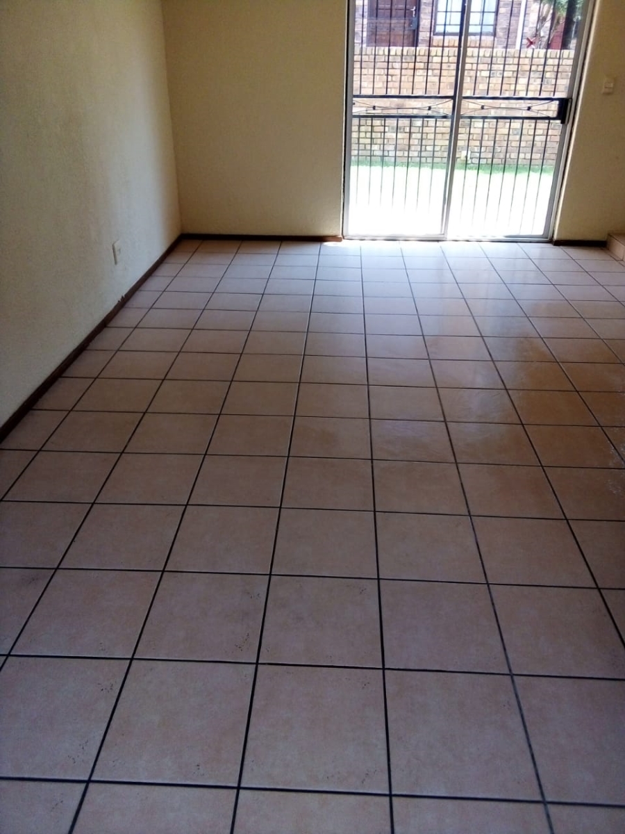 2 Bedroom Property for Sale in Halfway Gardens Gauteng