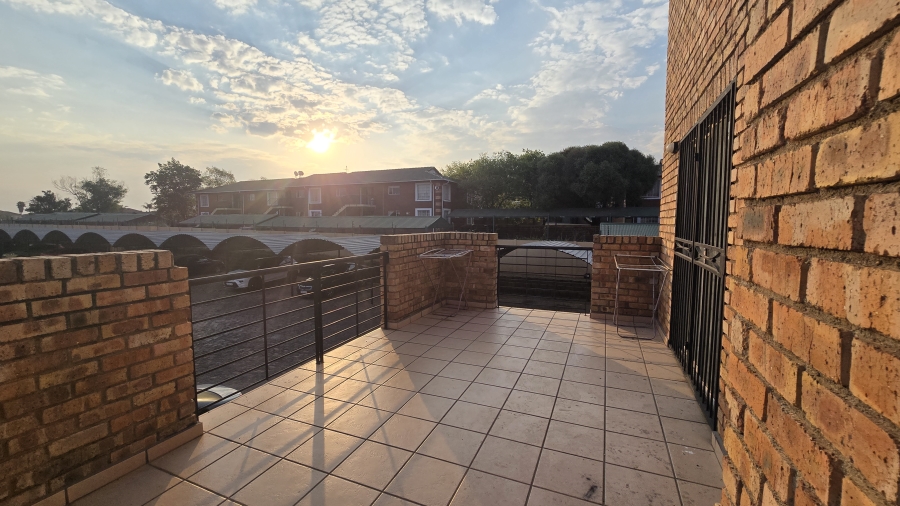 2 Bedroom Property for Sale in Halfway Gardens Gauteng