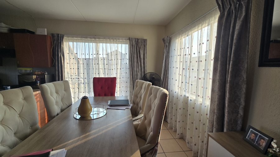 2 Bedroom Property for Sale in Halfway Gardens Gauteng