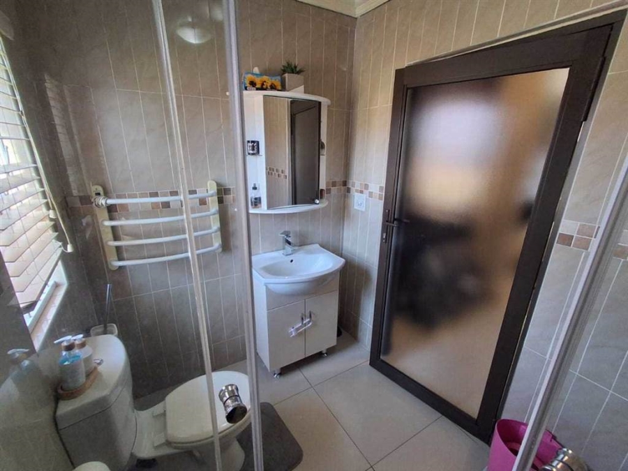 3 Bedroom Property for Sale in Brackendowns Gauteng