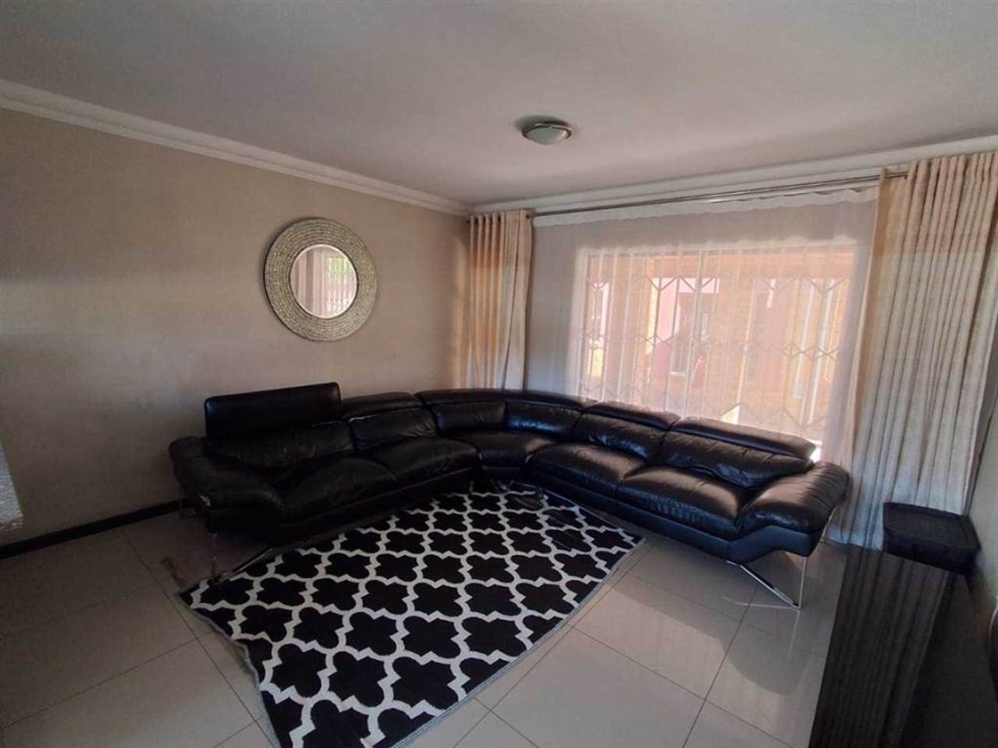 3 Bedroom Property for Sale in Brackendowns Gauteng