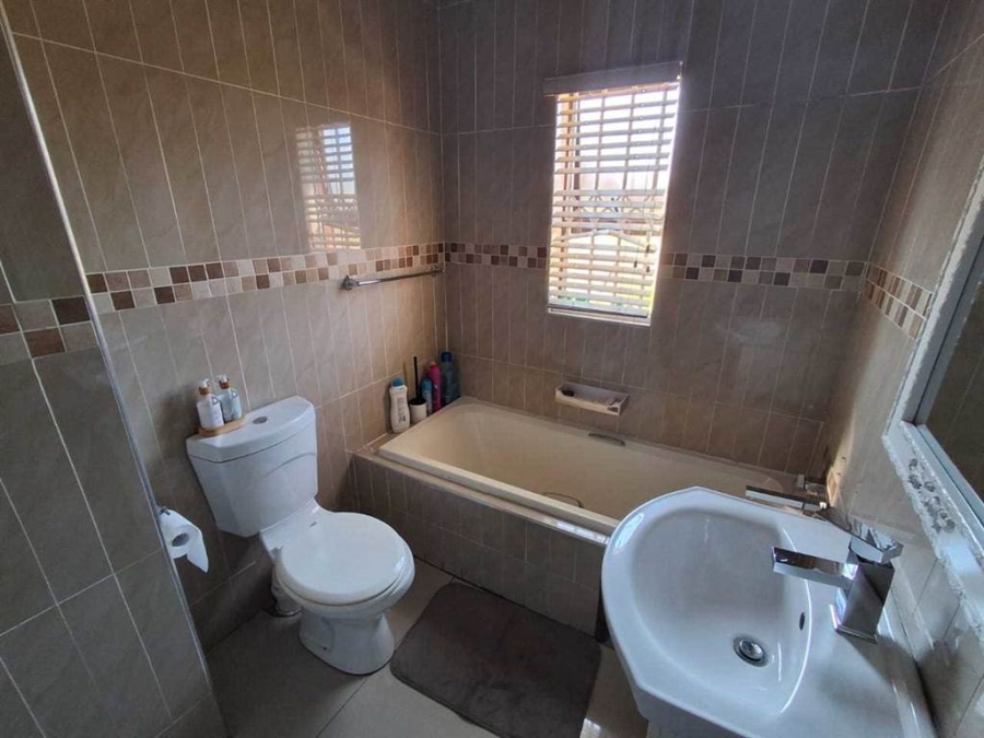 3 Bedroom Property for Sale in Brackendowns Gauteng