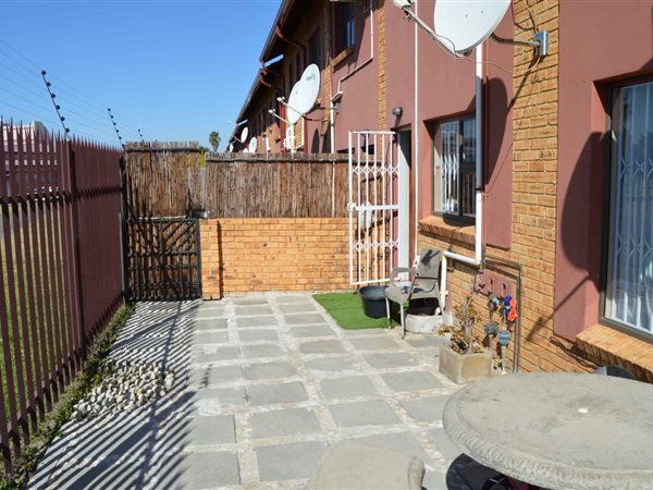 3 Bedroom Property for Sale in Brackendowns Gauteng