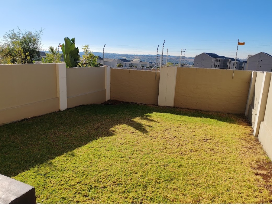 1 Bedroom Property for Sale in Blue Hills Gauteng