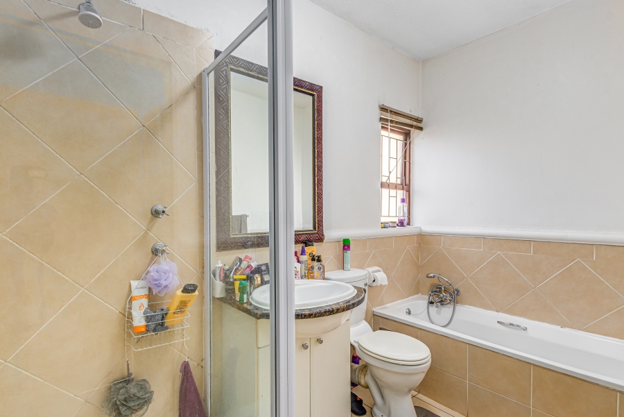 1 Bedroom Property for Sale in Morningside Gauteng