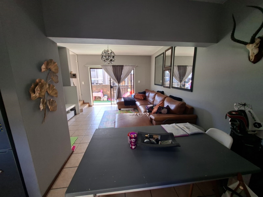 2 Bedroom Property for Sale in Noordheuwel Gauteng