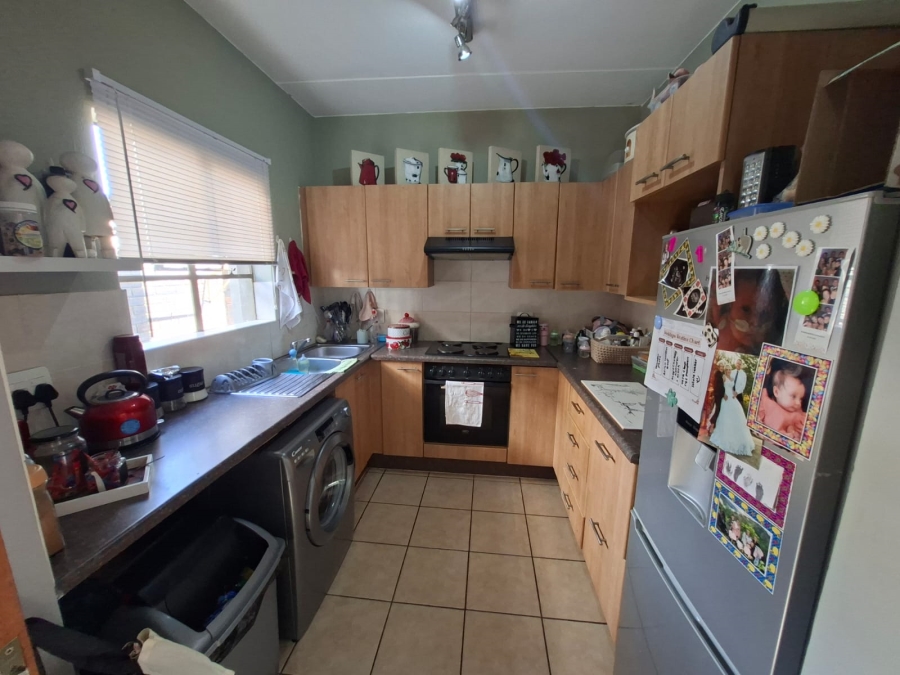 2 Bedroom Property for Sale in Noordheuwel Gauteng
