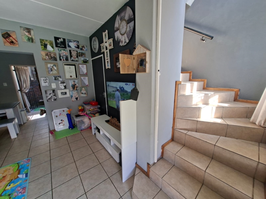 2 Bedroom Property for Sale in Noordheuwel Gauteng