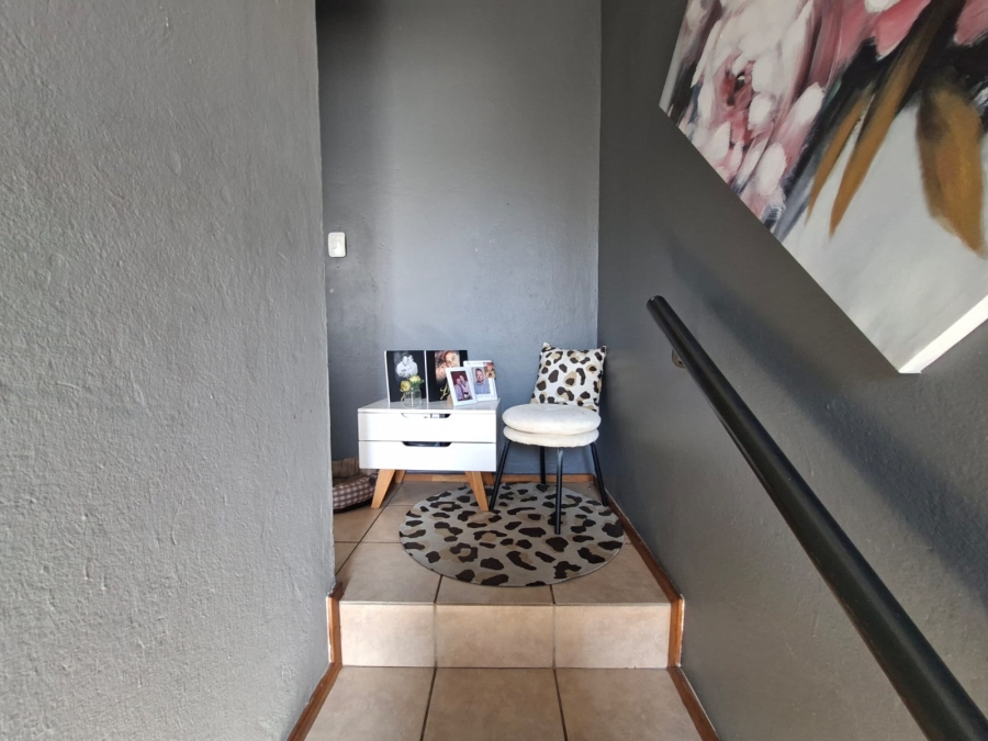 2 Bedroom Property for Sale in Noordheuwel Gauteng