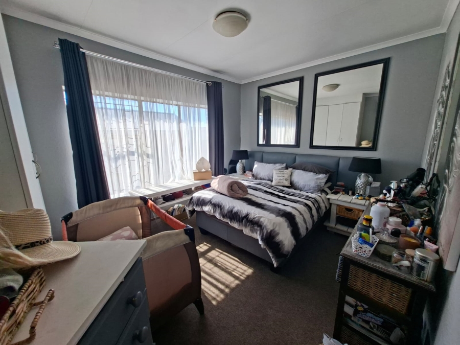 2 Bedroom Property for Sale in Noordheuwel Gauteng