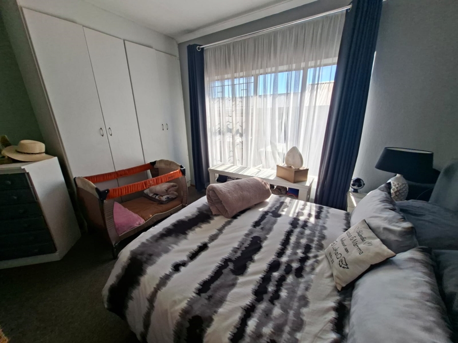 2 Bedroom Property for Sale in Noordheuwel Gauteng
