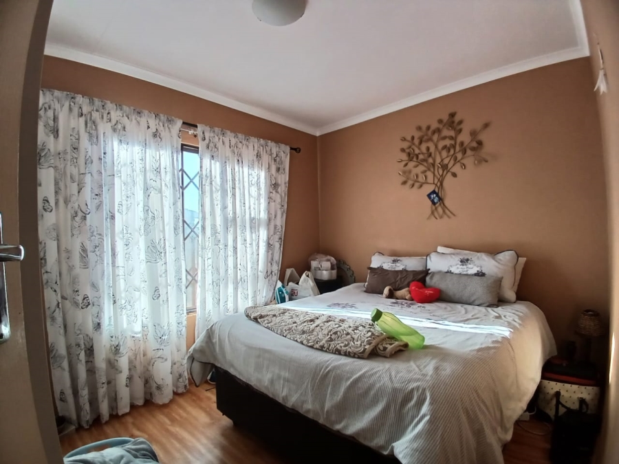 3 Bedroom Property for Sale in Toekomsrus Gauteng