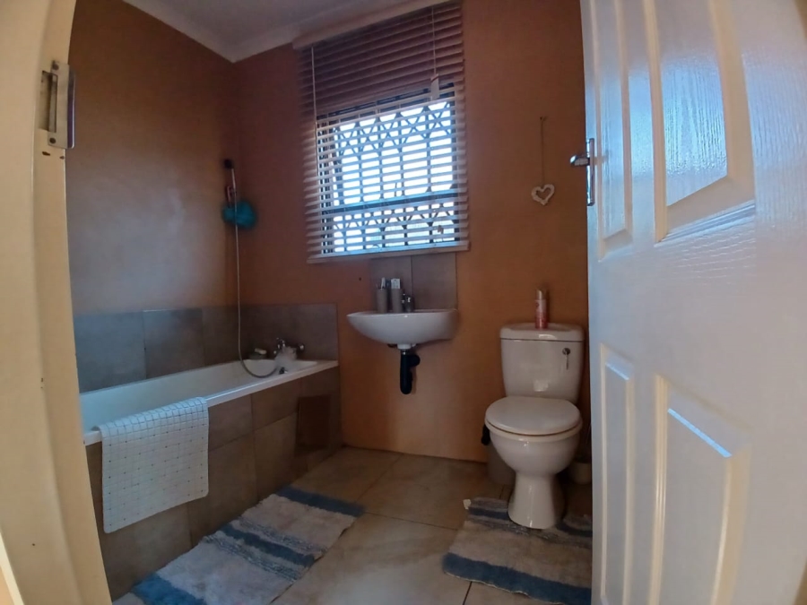 3 Bedroom Property for Sale in Toekomsrus Gauteng