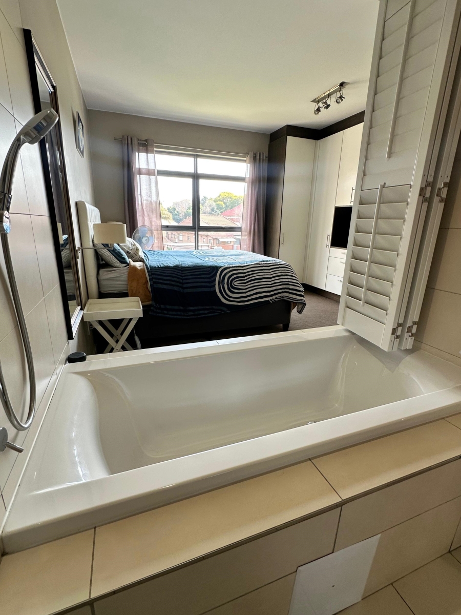 2 Bedroom Property for Sale in Houghton Estate Gauteng