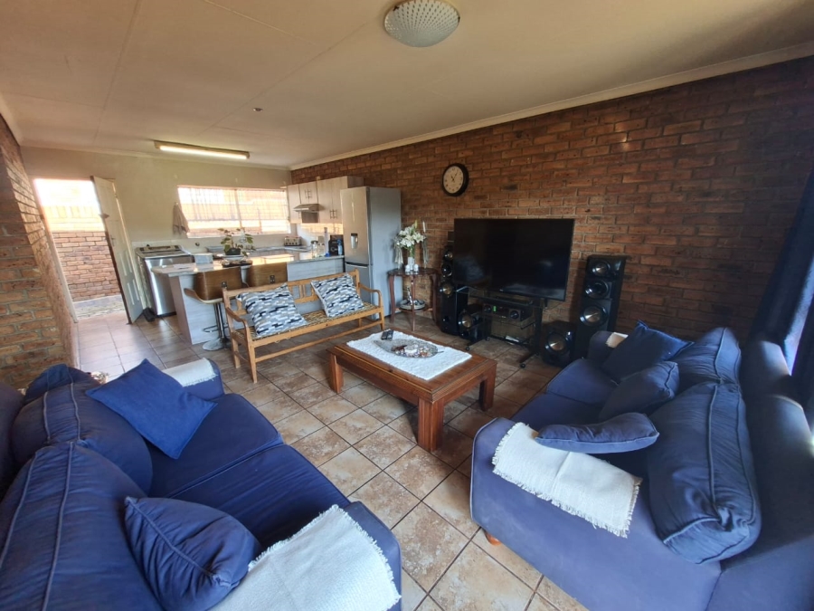3 Bedroom Property for Sale in Rangeview Gauteng