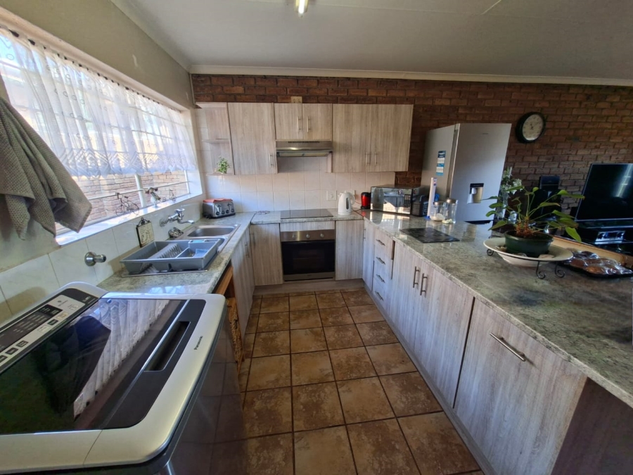 3 Bedroom Property for Sale in Rangeview Gauteng