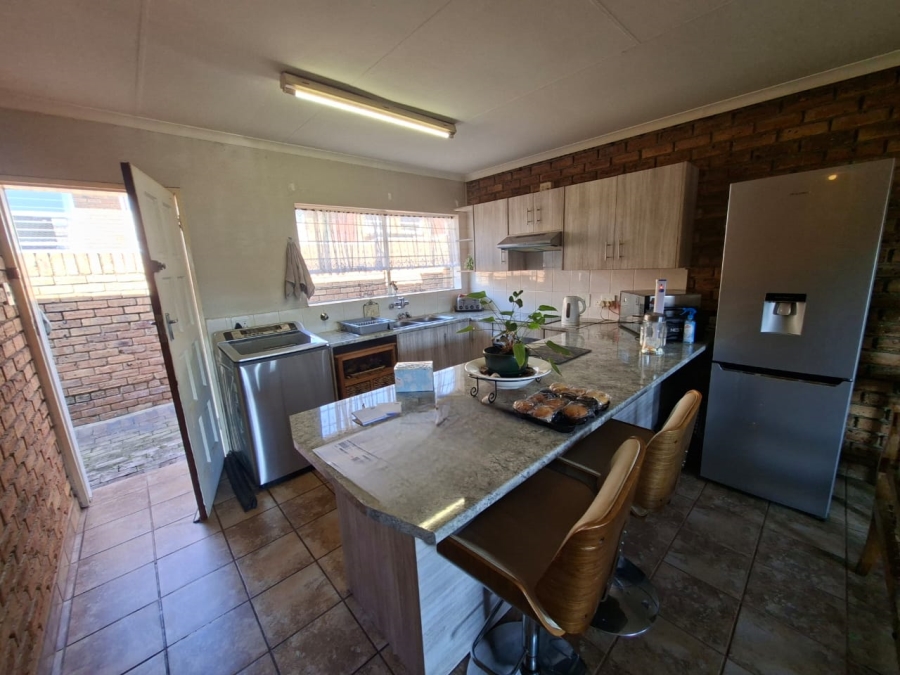 3 Bedroom Property for Sale in Rangeview Gauteng