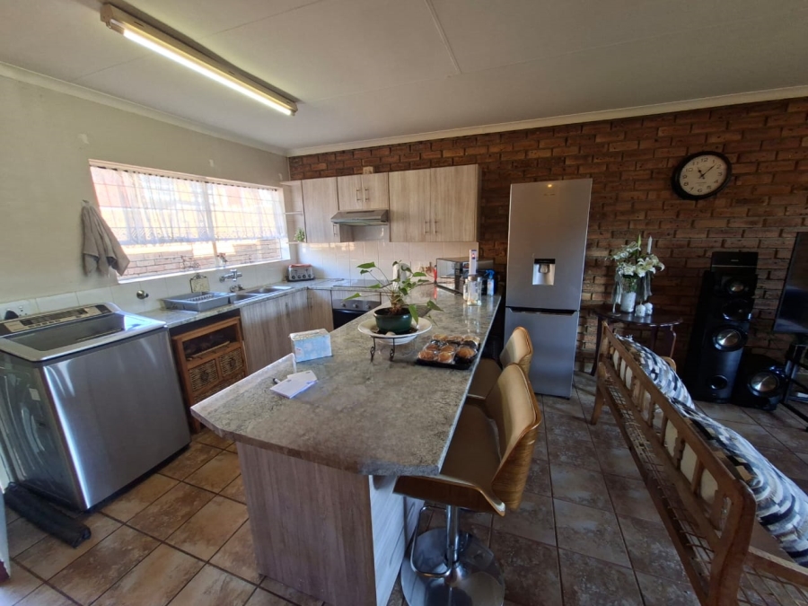 3 Bedroom Property for Sale in Rangeview Gauteng