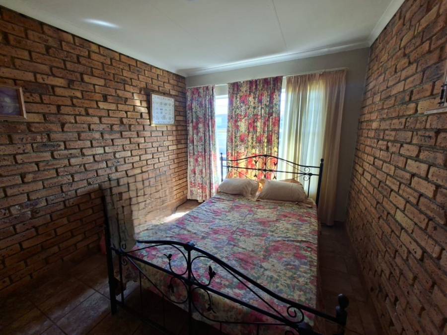 3 Bedroom Property for Sale in Rangeview Gauteng