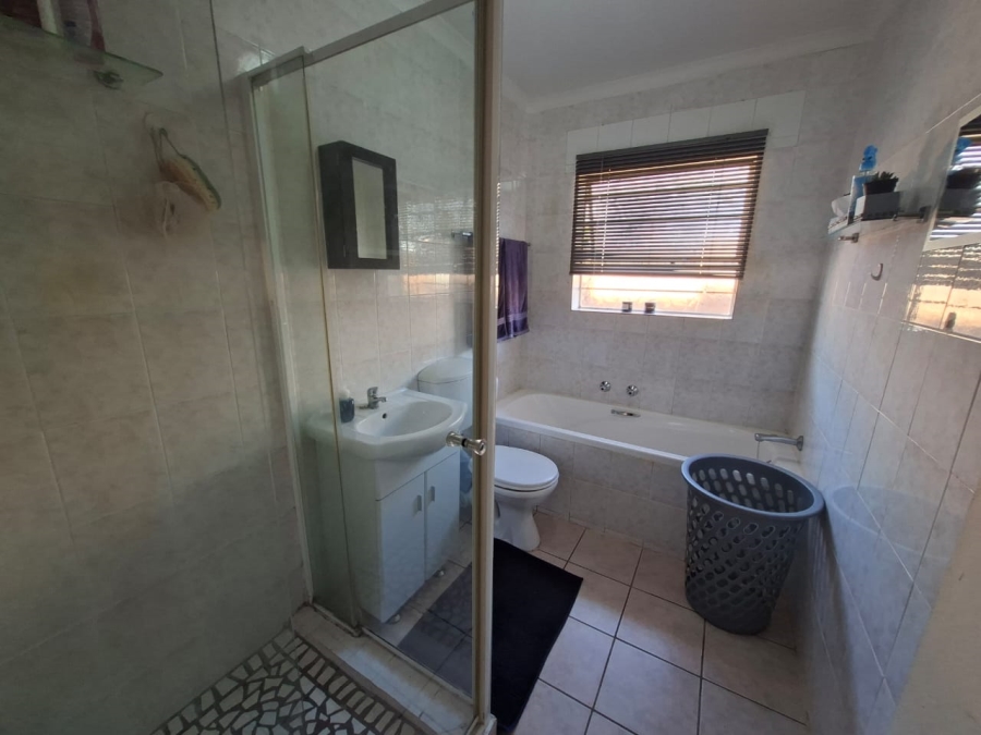 3 Bedroom Property for Sale in Rangeview Gauteng