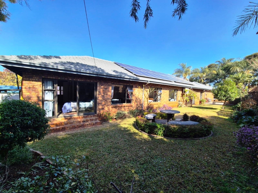 5 Bedroom Property for Sale in Eldoraigne Gauteng