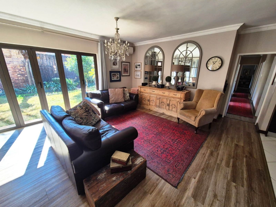 5 Bedroom Property for Sale in Eldoraigne Gauteng
