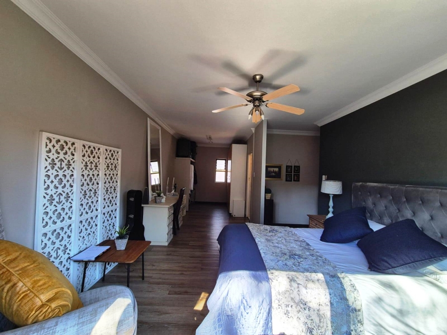 5 Bedroom Property for Sale in Eldoraigne Gauteng