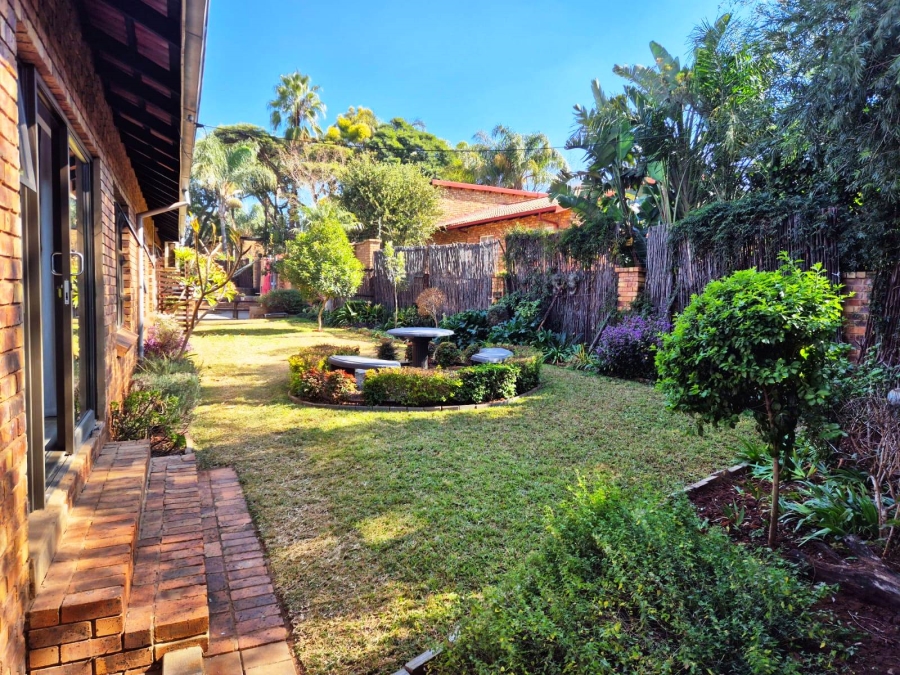 5 Bedroom Property for Sale in Eldoraigne Gauteng