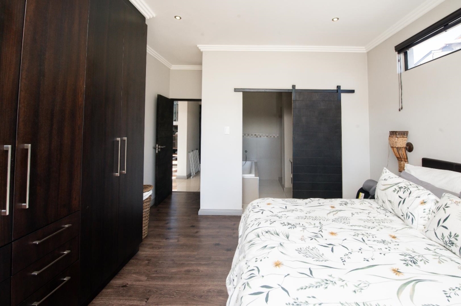 To Let 4 Bedroom Property for Rent in Copperleaf Estate Gauteng