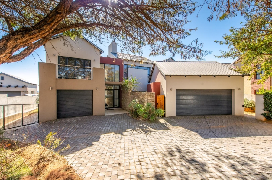 4 Bedroom Property for Sale in Copperleaf Estate Gauteng