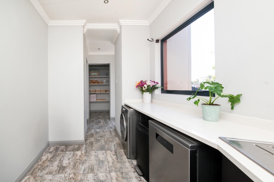 4 Bedroom Property for Sale in Copperleaf Estate Gauteng
