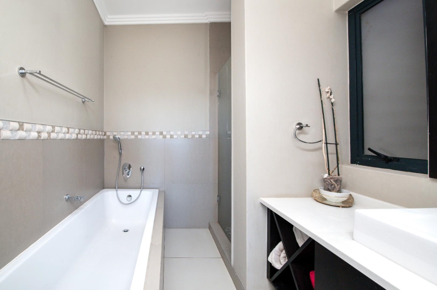 4 Bedroom Property for Sale in Copperleaf Estate Gauteng