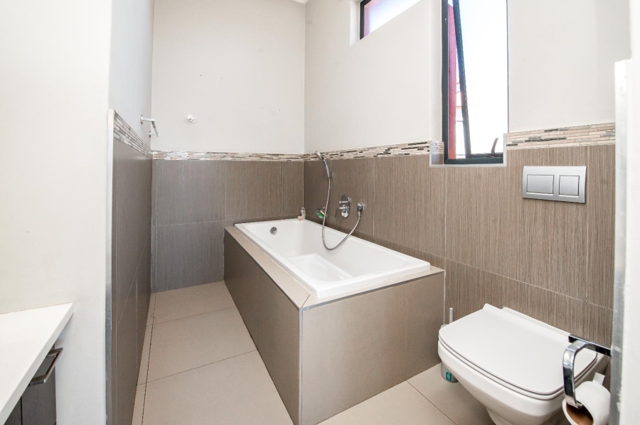 4 Bedroom Property for Sale in Copperleaf Estate Gauteng