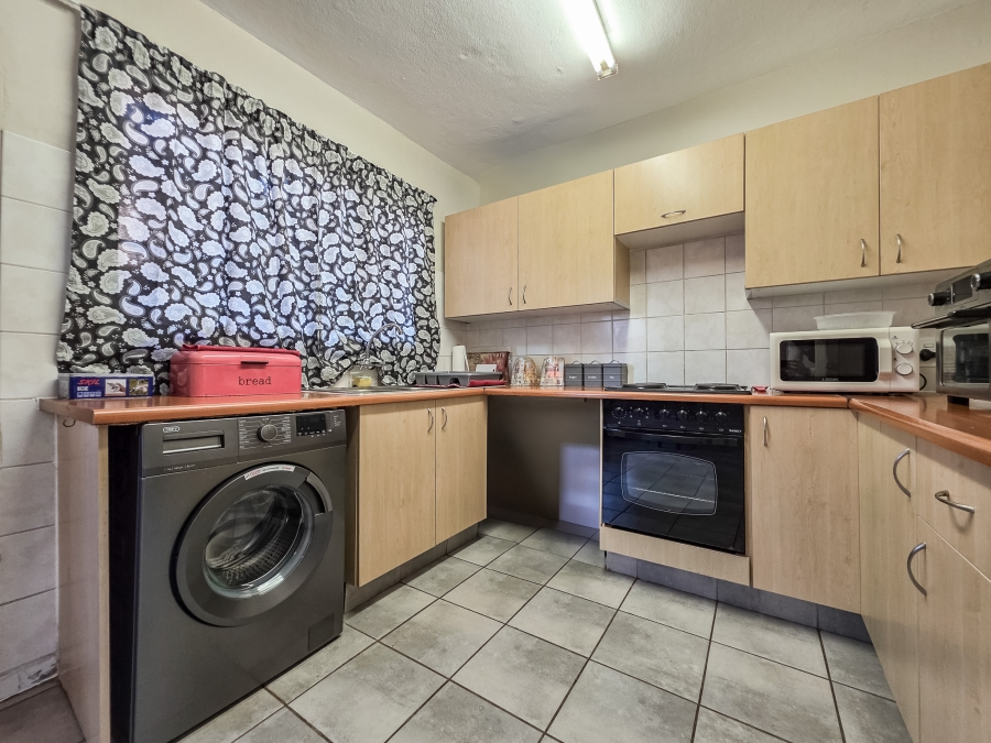 2 Bedroom Property for Sale in Annlin Gauteng