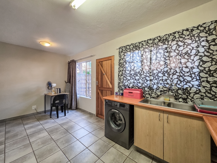2 Bedroom Property for Sale in Annlin Gauteng