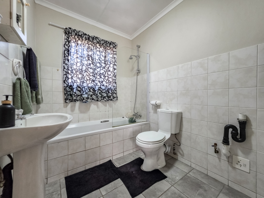 2 Bedroom Property for Sale in Annlin Gauteng
