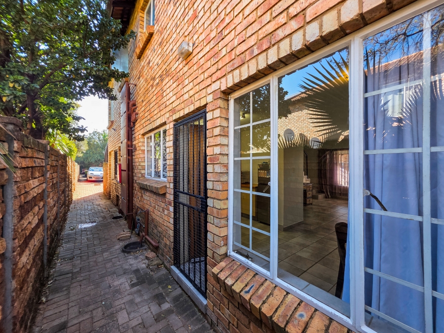2 Bedroom Property for Sale in Annlin Gauteng