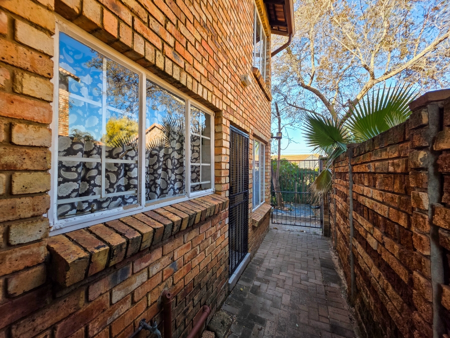 2 Bedroom Property for Sale in Annlin Gauteng