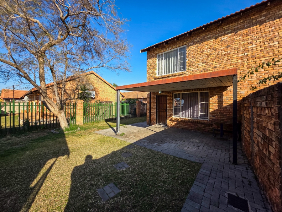 2 Bedroom Property for Sale in Annlin Gauteng
