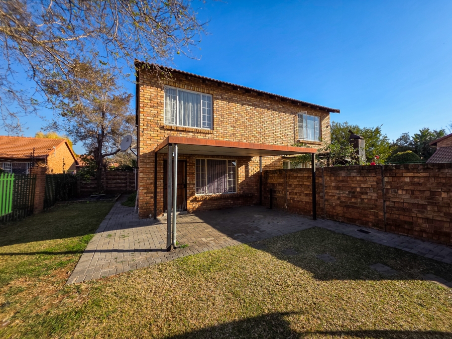 2 Bedroom Property for Sale in Annlin Gauteng