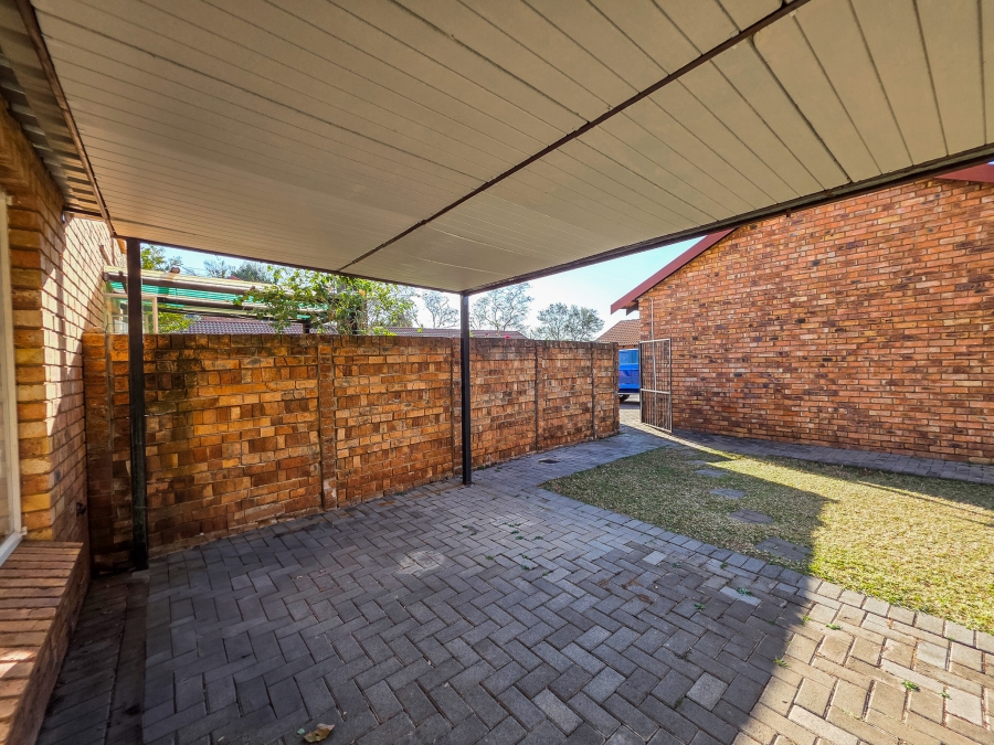 2 Bedroom Property for Sale in Annlin Gauteng
