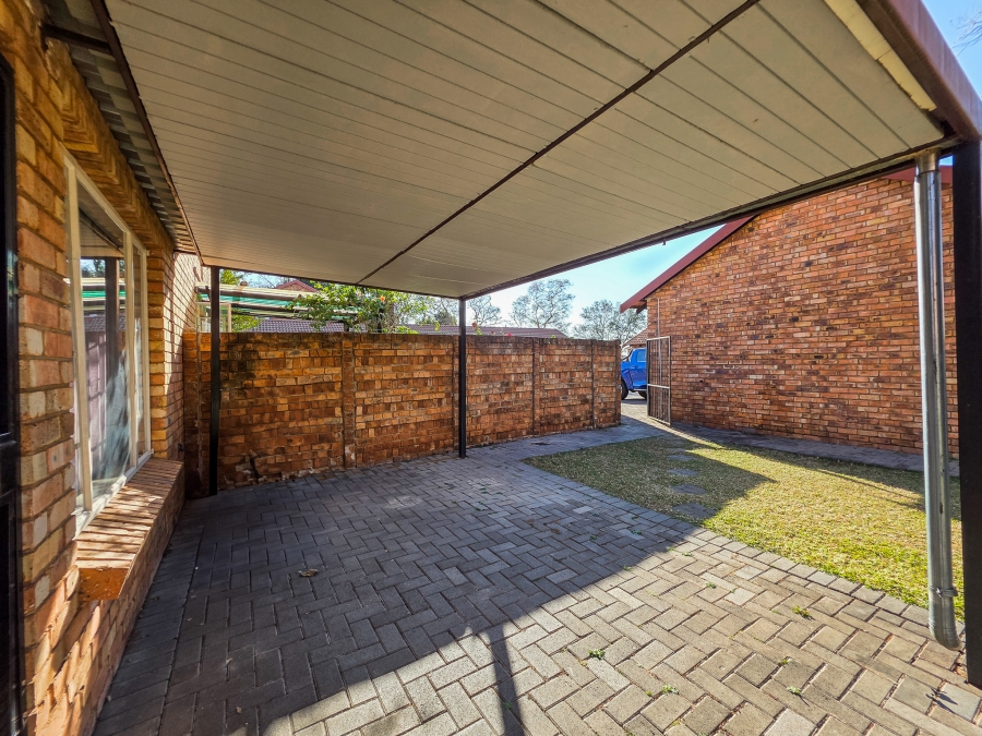 2 Bedroom Property for Sale in Annlin Gauteng